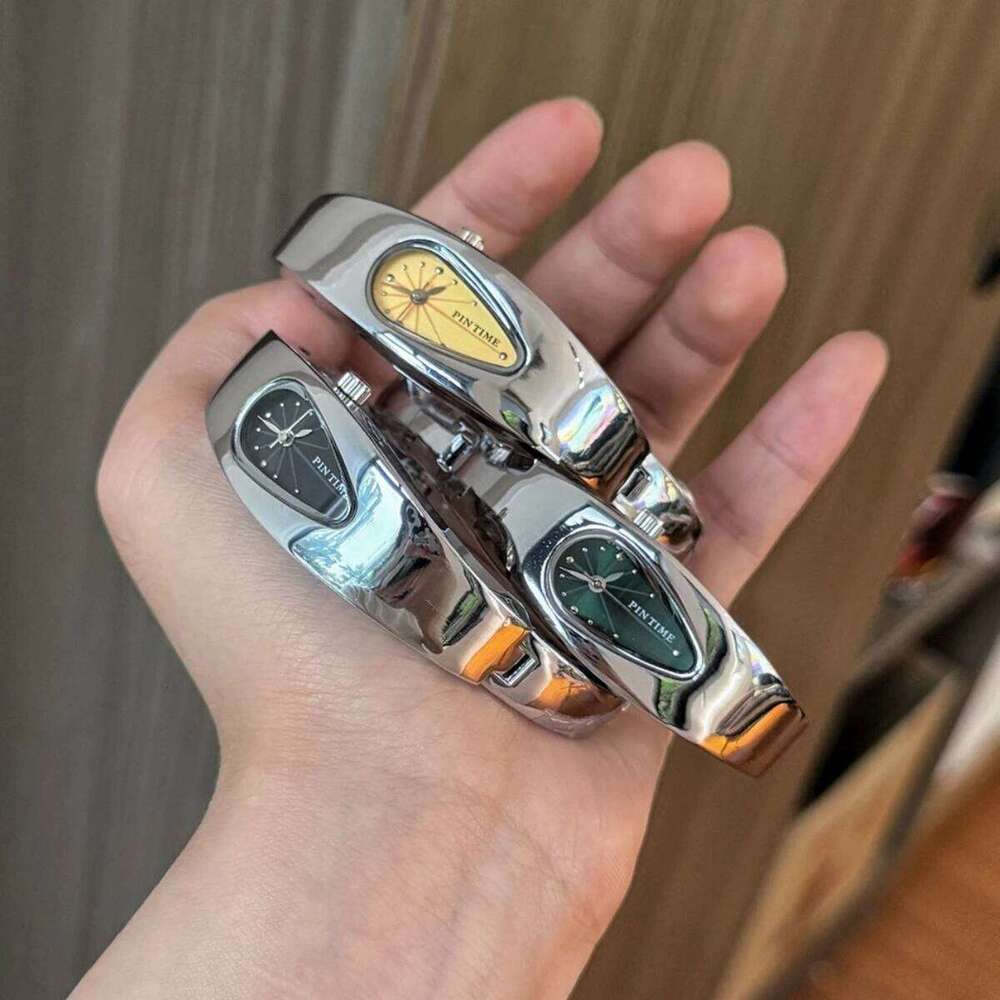 y2k shaped teardrop bracelet watch female couple light luxury senior sense of antique wind Gift Ladies' Quartz Wristwatch