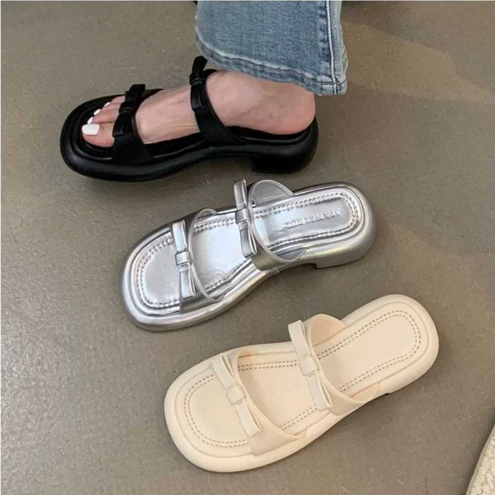 New Summer Womens 2025 Stylish Peep-toe Low Heel Silver Womens Comfortable Beach Shoes Sapatilas K260311