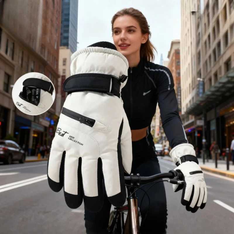 Winter cycling outdoor gloves warm and anti-slip womens skiing gloves thickened cold-proof gloves M260311