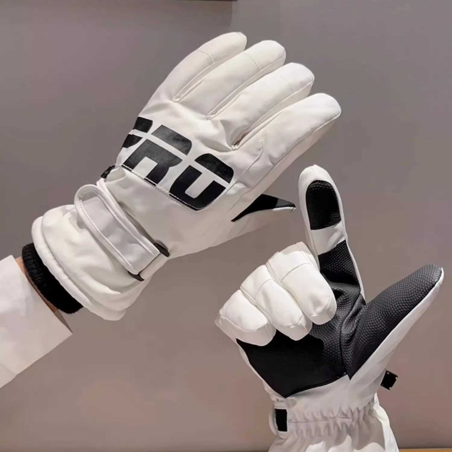 1 Pair Skiing Gloves For Men And Women Thickened Windproof Warm Gloves Outdoor Touchscreen Sports Gloves Soft Plush Mittens 2025 M260311