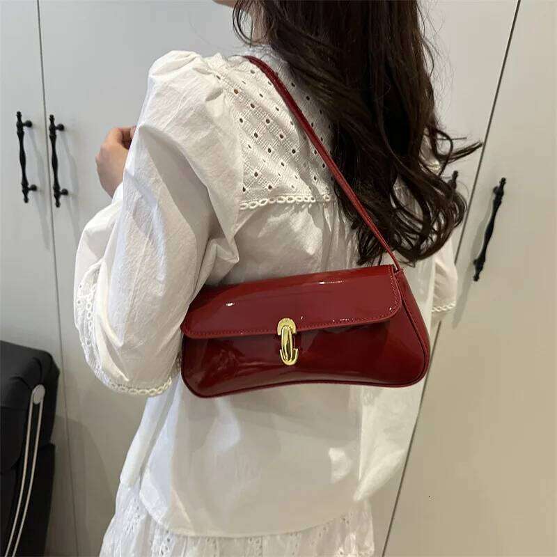 Vintage Faux Oiled Leather Flap Decor Shoulder Underarm For Women Buckle Baguette Tote Bag Suitable for Dating Outing, Party XJ260311