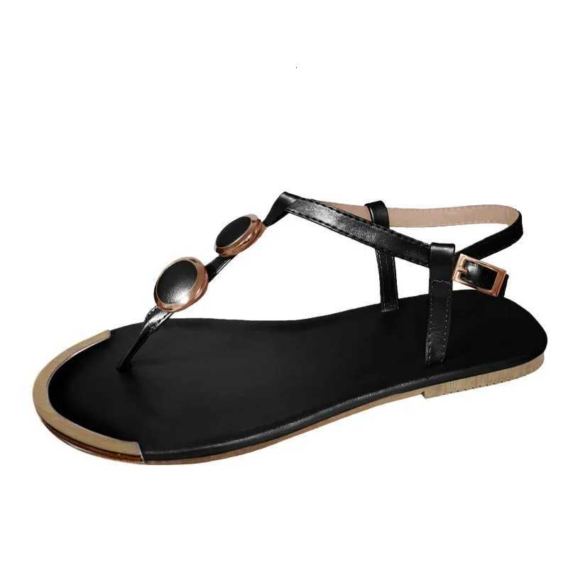 2025The New Summer Sandals Women Fashion Casual Beach Outdoor Flip Flop Sandals Metal Decoration Ladies Flat Shoes Plus Size K260311