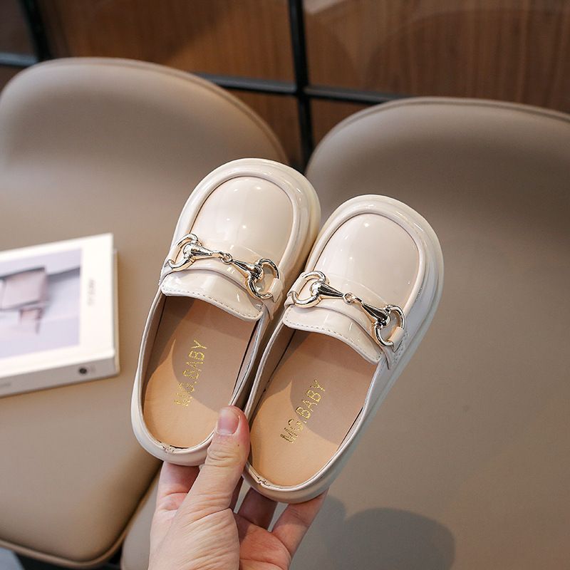 Girls Slippers Cover Toe Kids Flat Shoes Patent Leather Kidszworld Toddlers Slip on Slippers 2025 Children Barefoot Shoes Slides Size 26 - 36 K0751
