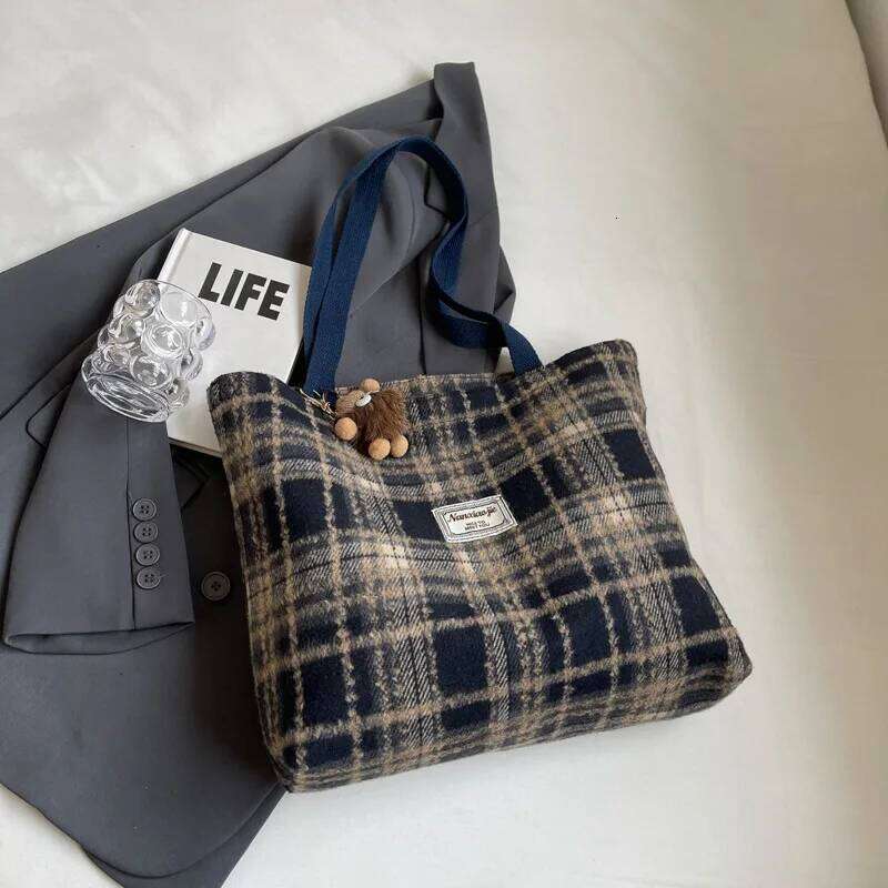 Vintage Plaid Wool Tote Spacious Handbag Shoulder Bag, Stylish, Adorable Handbags, Perfect for Commuting or Casual Outings XJ260311