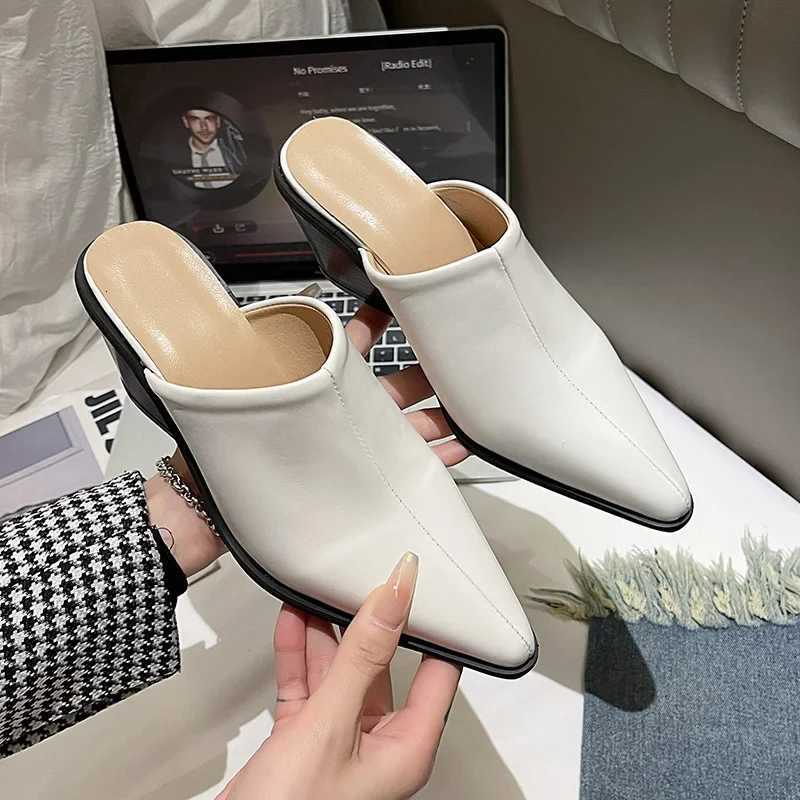 High-heeled mules with a pointed toe suitable for outdoor wear made of PU material with a rubber sole K260311