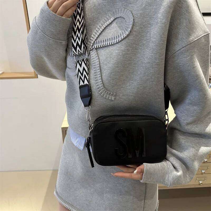Stylish Versatile Women Single SM Letter Pu Leather Small Square Bag, Leisure Wide Shoulder Strap Cross Body Bags XJ260311