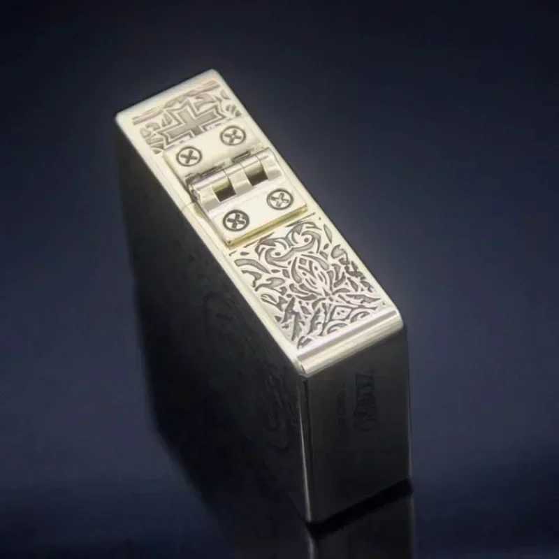 2026 915 Retro High End Waterproof Sealed Armor Constantine Kero sene Lighter 3/5 Hinge Metal Petrol Lighter Mens Gift N260311