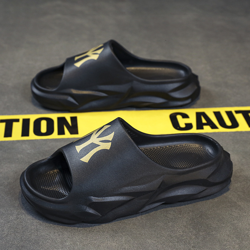 2026 Men's Slippers For Teenagers, Summer Outdoor Sports Indoor Non-slip Sandals, Men's Beach Vietnam Luxury Shoes One-word Slippers, White