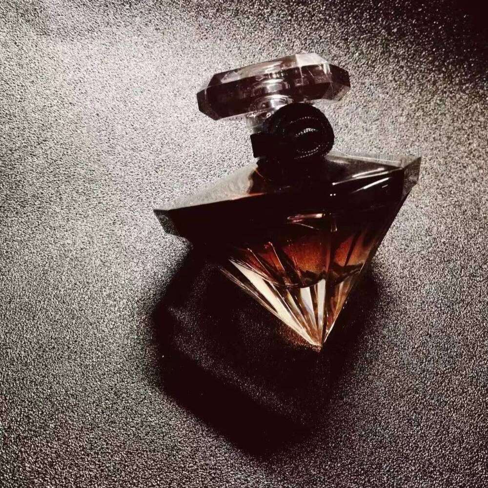 100ML Luxury Brand Perfume with floral fruity notes gentle and sophisticated long-lasting fragrance suitable for daily wear Z260311