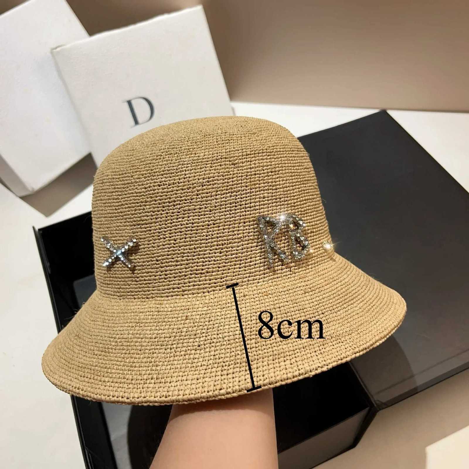 New Designer Raffia Straw Bucket Hat Wen Summer Bikini Beach Hat Fem Korean Travel Sun Protection Breathable Fisherman Hat X260311