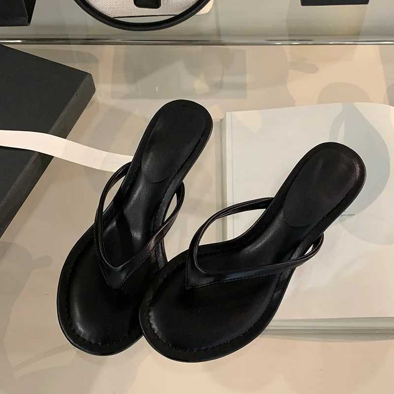 Fashion Round Clip Toe Thin Low Heels Women Outdoor Casual Sandals 2025 New Summer Flip Flops Shoes K260311