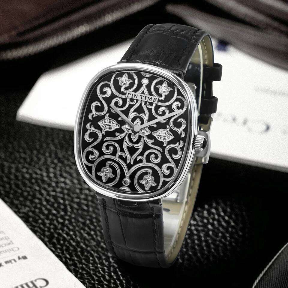 Watche Classic vintage style Black Watch with Arabic Pattern Engraving Craftsmanship Gentleman Elegant Men Quartz Wristwatch