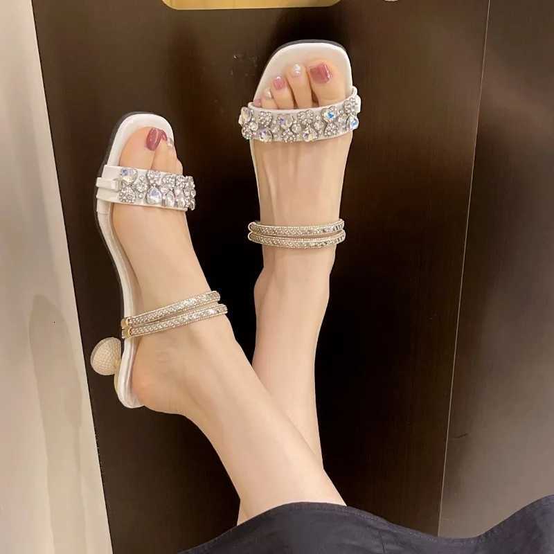 2025 Womens European and American Designer Sexy Rhinestone Bow Shaped High Heels Banquet Sandals and K260311
