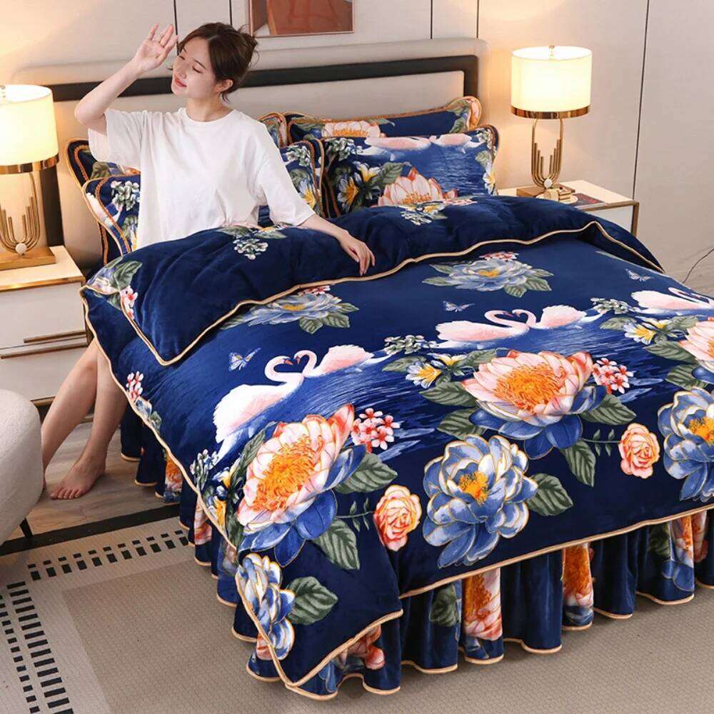 Class A Light Milk Bedding Sets Double-Sided Thicken Four-Piece Set Winter Warm Coral Velvet Quilt Cover Bed Skirt H260311 - view 5