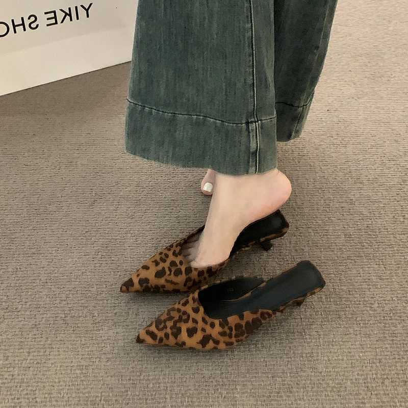 Designer Pointed Toe Leopard Women Mules Fashion Shallow Slip On Shoes Elegant Low Heel Dress Slides Shoes K260311