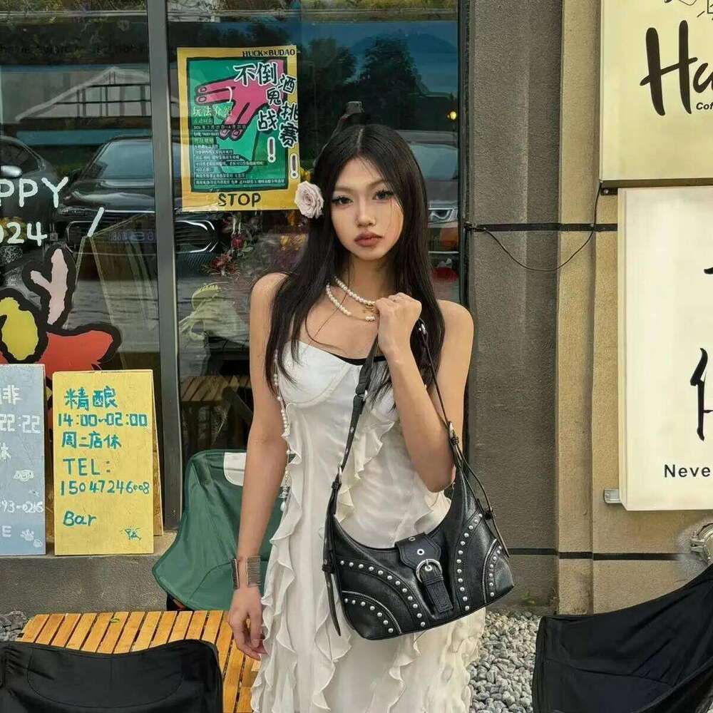 Fashion Y2k New Hot Girl Premium Retro Motorcycle Ladies Punk Rivet Armpit Shoulder Bag XJ260311