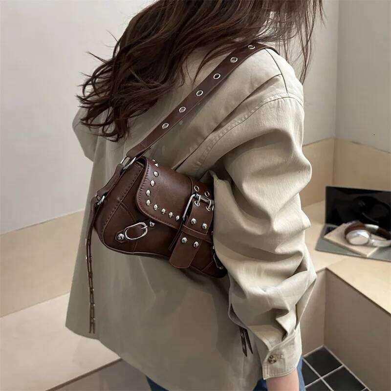 Y2k Style Rivet Design Cool Hot Girls Shoulder Bags Vintage Women Pu Leather Underarm Bag Portable Female Phone Handbag Purse XJ260311