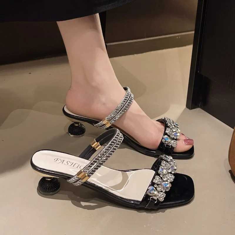 2025 Womens European and American Designer Sexy Rhinestone Bow Shaped High Heels Banquet Sandals and K260311