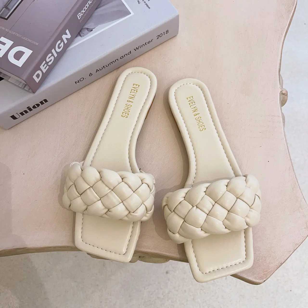 2024 summer women new square head flat bottom woven in-line womens large size beach sandals/ all-match leisure K260311