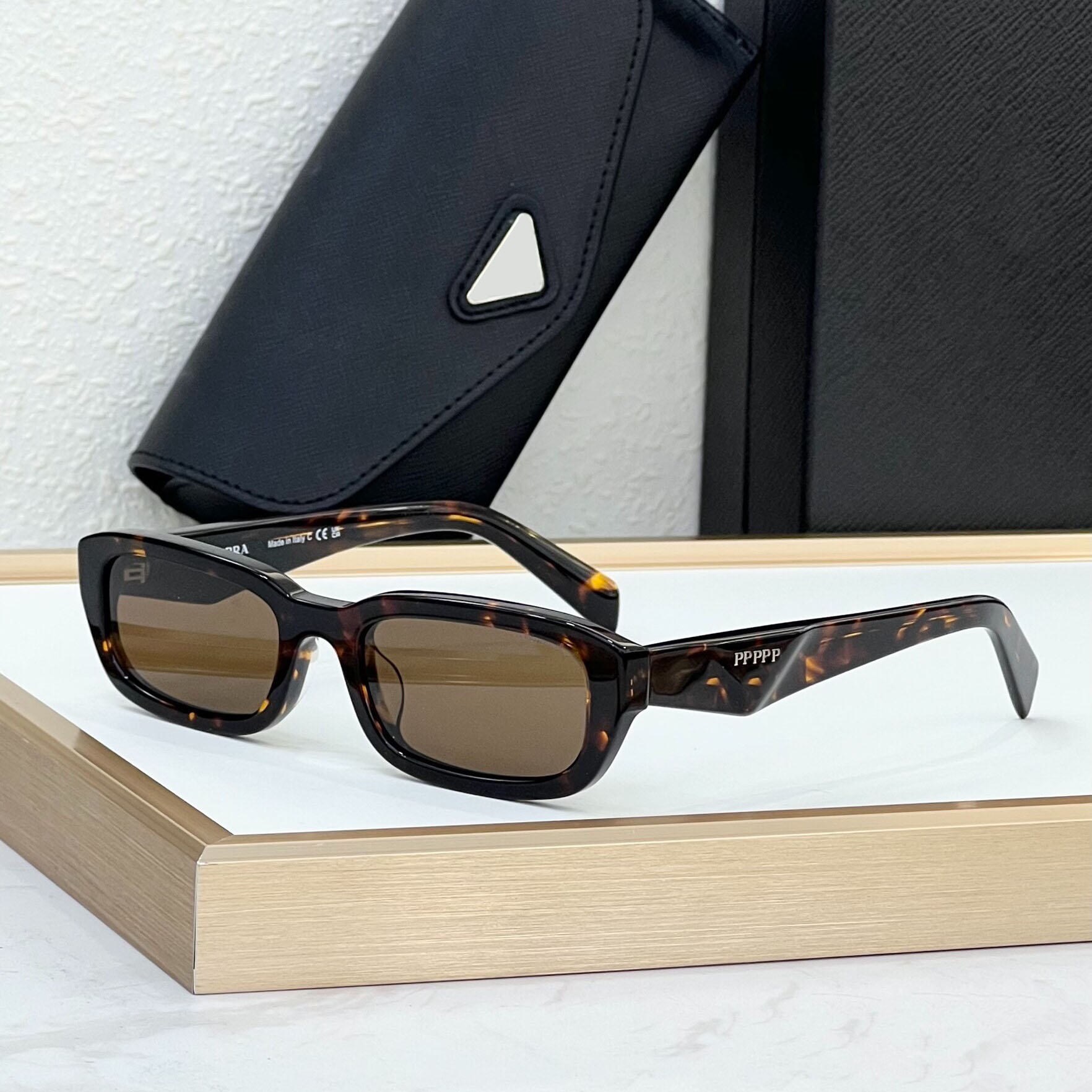 Designer Squear Sunglasses Outdoor Shades Fashion Classic Lady Small Rectangular Sun glasses for Women mens Luxury Eyewear Optional signature with box