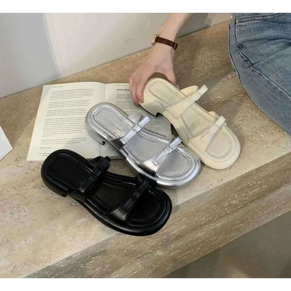 New Summer Womens 2025 Stylish Peep-toe Low Heel Silver Womens Comfortable Beach Shoes Sapatilas K260311