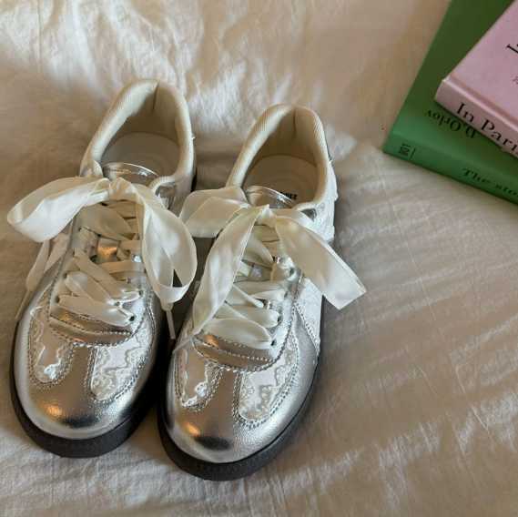 Silver lace new limited edition women's best-selling shiny lace-up thin style retro ballet-style white shoes H260311