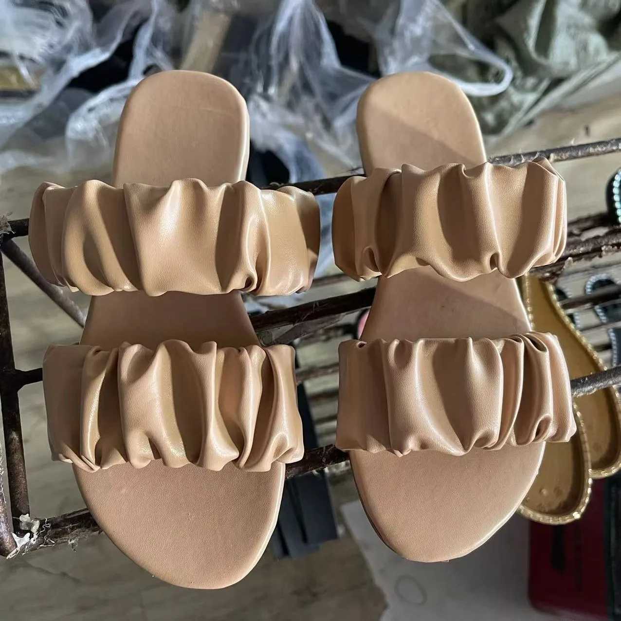 2024 womens summer new double-layer leather sandals pleated flat bottomed womens outdoor beach outdoor slippers K260311
