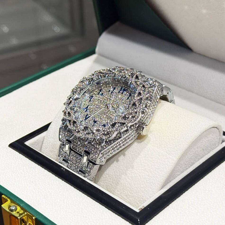 PINTIME Cool Black Watch For Men Luxury Thorn Crown Quartz Watches Fashion Hip Hop Iced Diamond Wristwatch Man Dropshipping