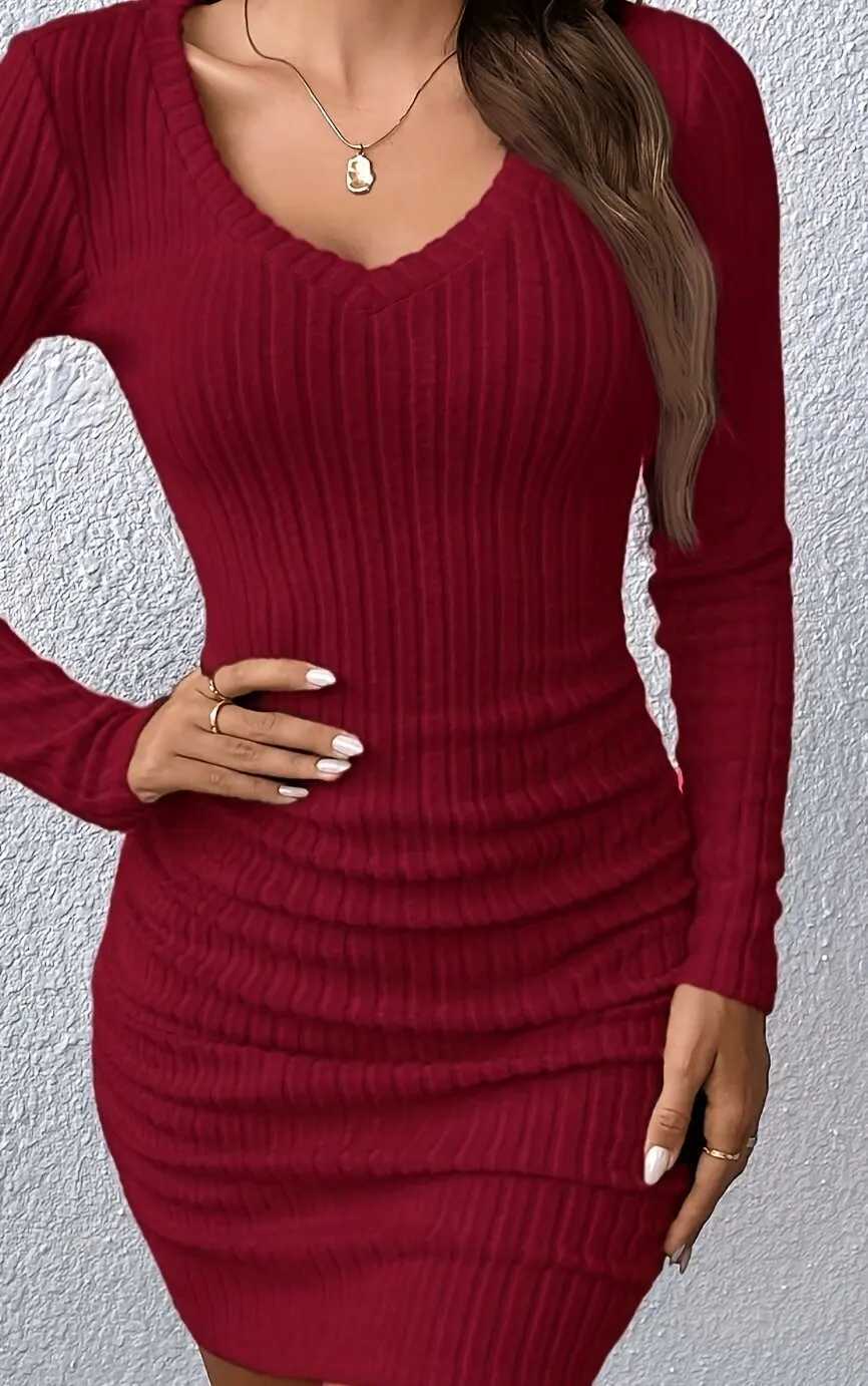 French Elegant Solid Color V-Neck Tight Dress New Years Womens Clothing Autumn and Winter Base Knit Dress M260311