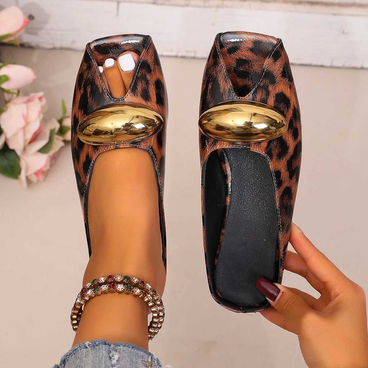 2026 Summer Womens New Metal One Word Womens Flat Sexy Fish Mouth Open Toe 35-43 K260311