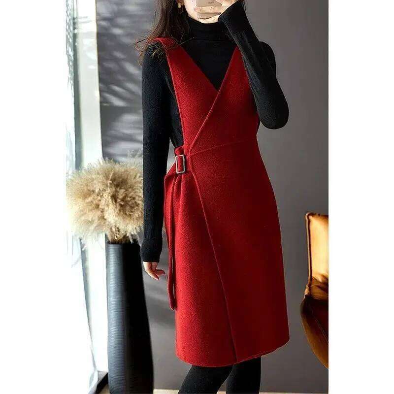 Women's V-neck Autumn Winter 2024 New Retro High Waisted Solid Color Drawstring Sleeveless Woolen Standard Cardigan Vest Dresses Z260311