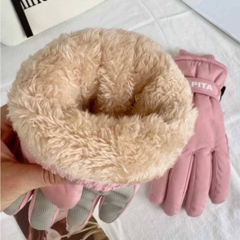 Womens winter ski gloves with a fleece lining for warmth windproof and waterproof slip-resistant and durable M260311