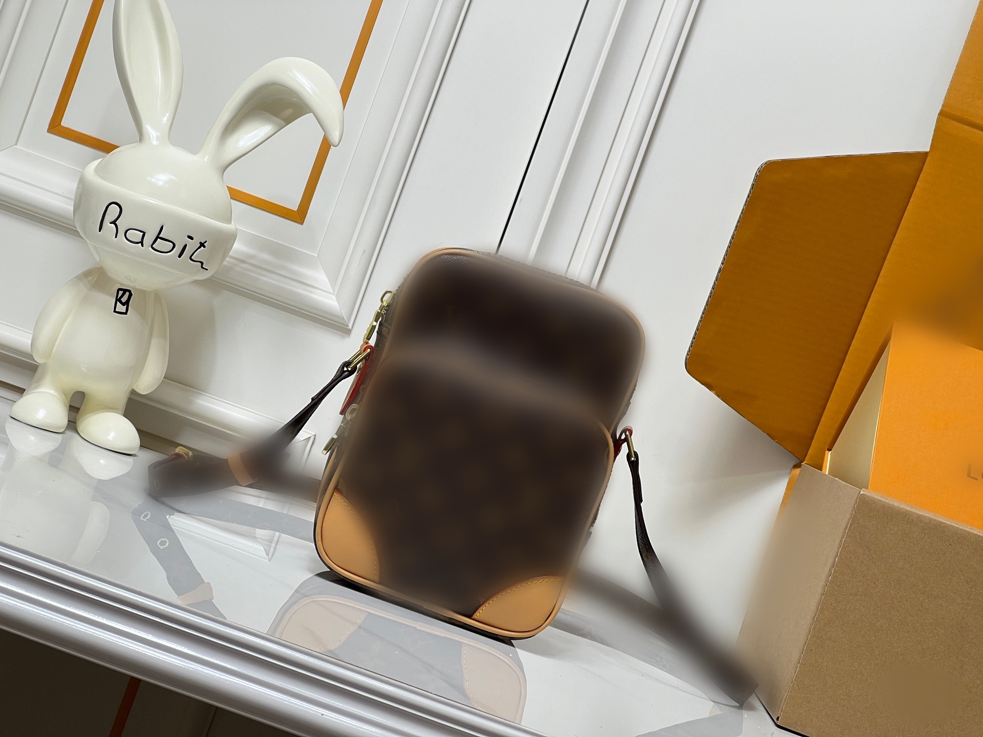 Designer Series Reporter Shoulder-Style Leather Vintage Small-Sized Exclusive Crossbody for Commuting with Large Capacity - Can Be Used as a Couple's Bag