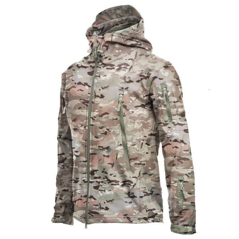 new Tactical Jacket Men Combat Soft Shell Jackets Techwear Windproof Waterproof Breathable Fleece Thermal Hooded Coats 26H0311