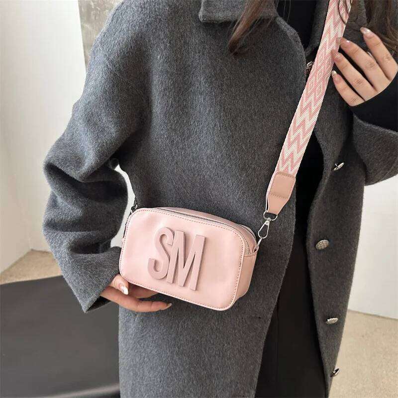 Stylish Versatile Women Single SM Letter Pu Leather Small Square Bag, Leisure Wide Shoulder Strap Cross Body Bags XJ260311