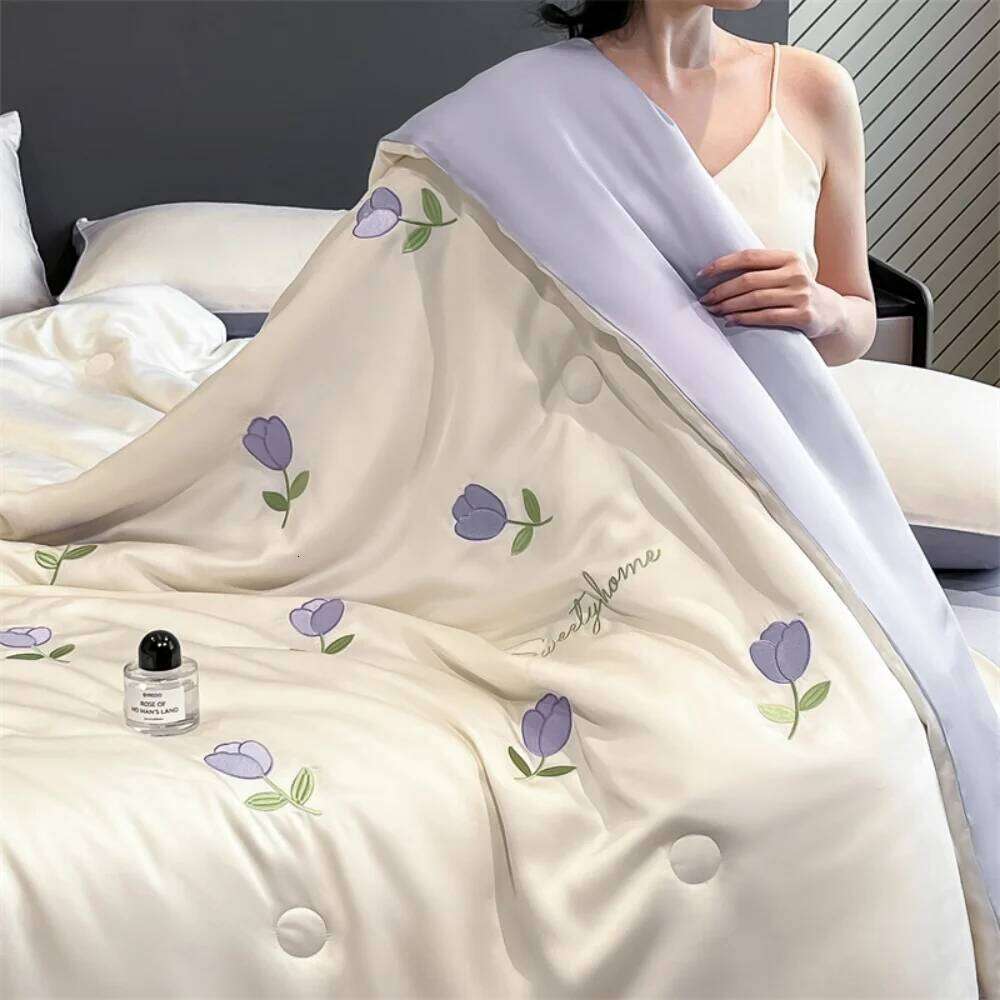Cooling Ice Silk Summer Four-Piece Embroidery Thin Quilt Bed Sheet With Pillowcases Air Conditioner Bedding Set H260311