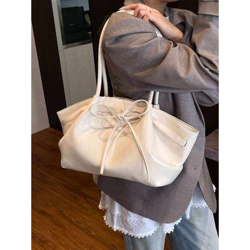 Trend Large Capacity One Shoulder Bags for Women Summer Exquisite Bow Magnetic Buckle Handbag Chic Short Trip Commuting Tote Bag XJ260311