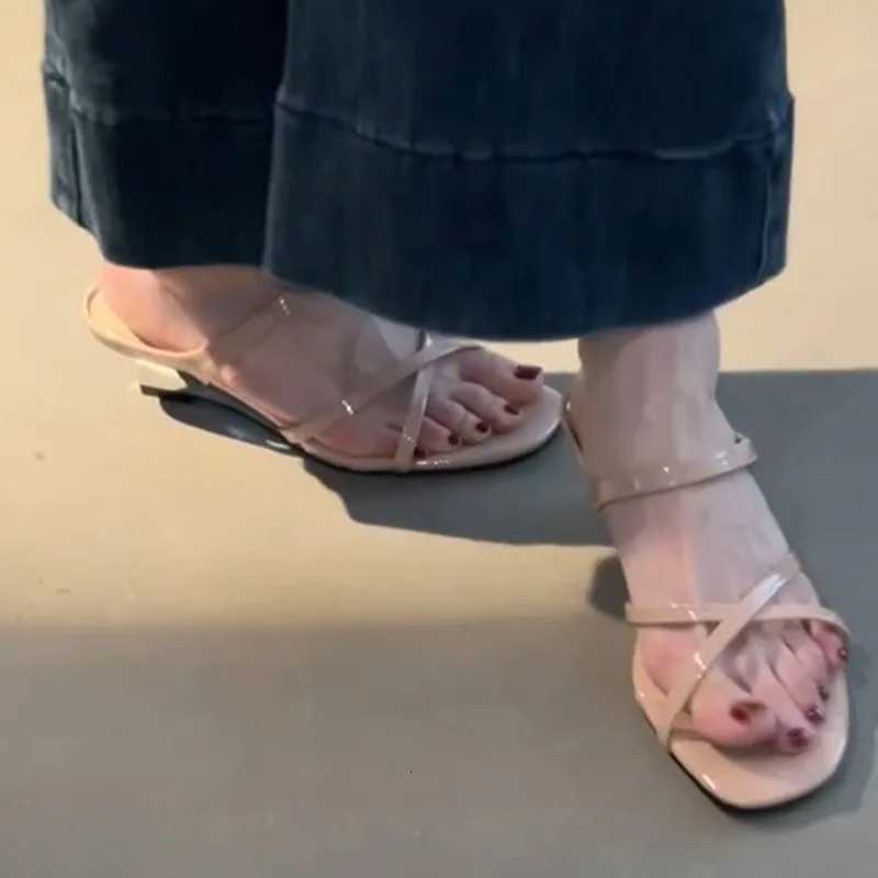 2025 New Fashion French Wedge Crossover Slipper Open Toe Temperament High Heel Sandals for Women Elegant K260311