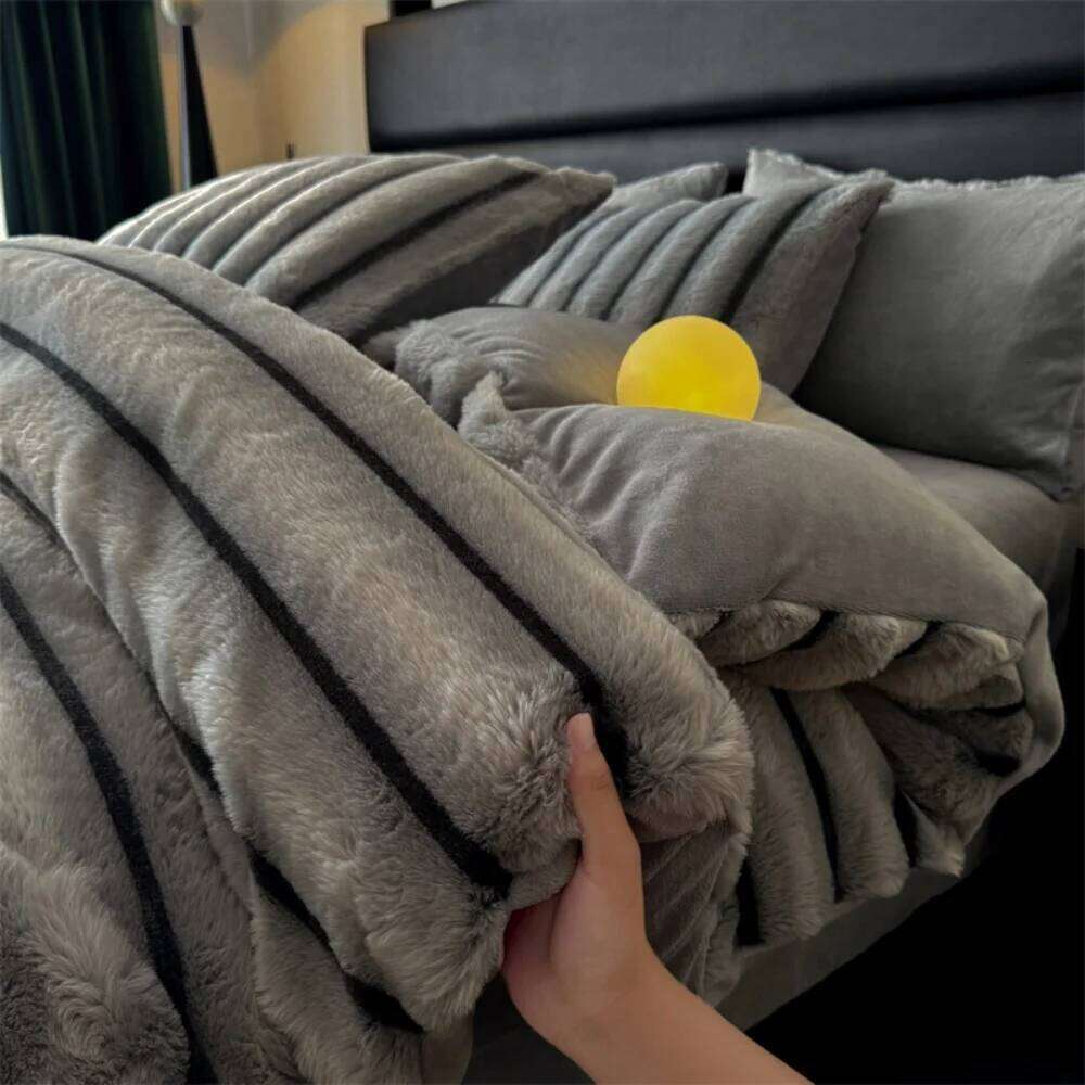 Stripe Bubble Jacquard Rabbit Plush Bedding Soft Quilt Cover Pillowcase Bed Sheet Thicken Winter Coral Fleece Four-Piece Set H260311