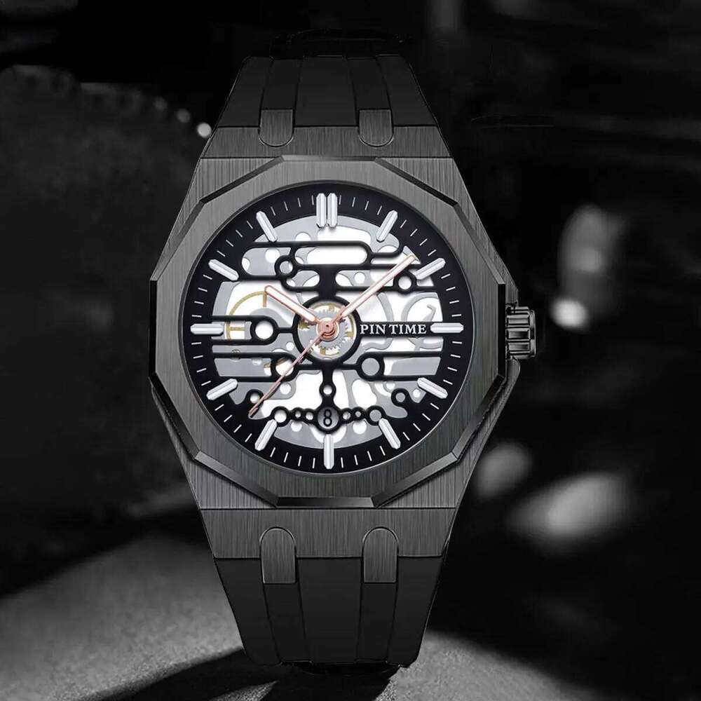 Fashionable Men's Mechanical Style Quartz Casual Waterproof Watch Alloy Personalised Skeletonised Men Wristwatch Gift