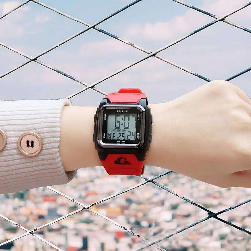 Fashionable Square Casual Digital for Men and Women, Multifunctional Outdoor Sports Stopwatch Alarm Electronic Watch