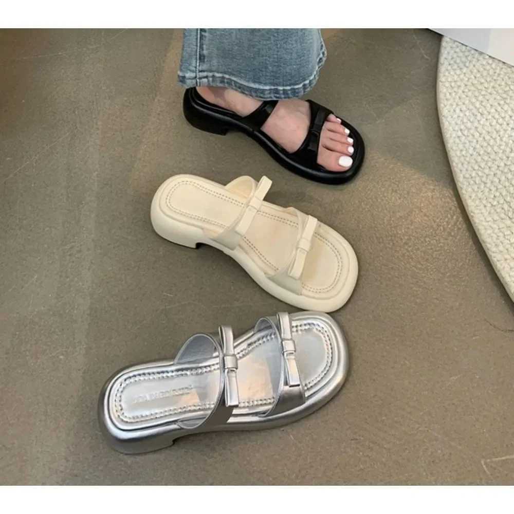 New Summer Womens 2025 Stylish Peep-toe Low Heel Silver Womens Comfortable Beach Shoes Sapatilas K260311