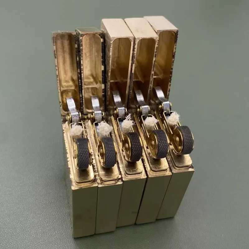 Handmade Brass Ultra-thin Small Heavy Armor Oil Lighter Shaped Creative Windproof Engraved Custom Lighters Mens Lighter N260311