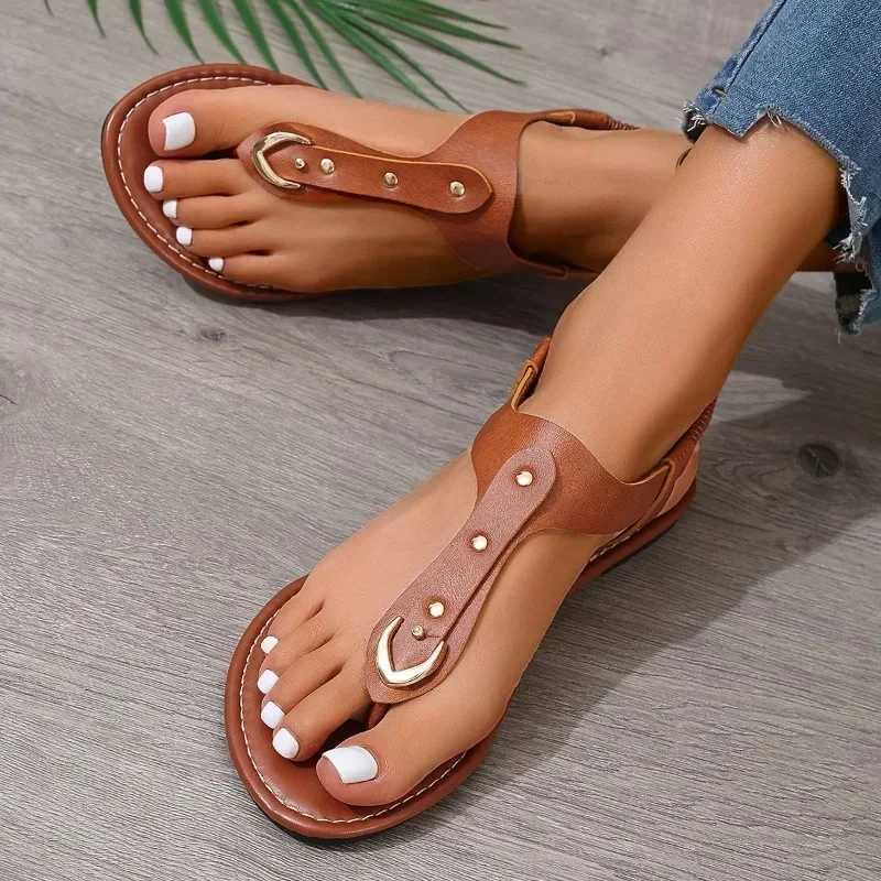 Thong Sandals for Women 2025 Summer Simple Fashionable Flats Outdoor Beach Shoes Casual Ladies Rome Sandals K260311