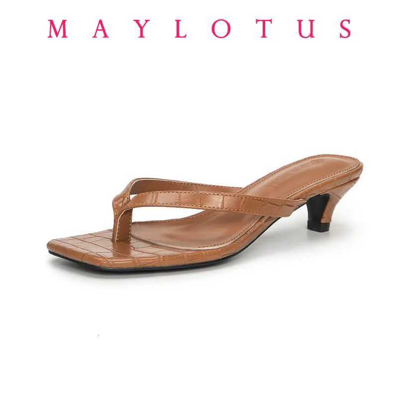 New Flip-flops High Quality Solid Color Square Toe Summer Ladies Slippers Low Heel Comfortable Womens Shoes Thick Heel K260311