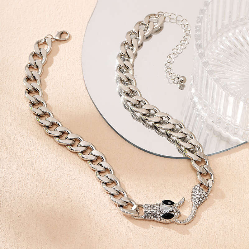 Snake-Shaped Metal Pearl Chain Necklace, High-End Design Hip-Hop Minimalist Style Women's Necklace