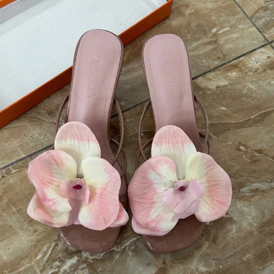 New red high-heeled sandals for women floral flip-flop style perfect for summer wear with skirts K260311