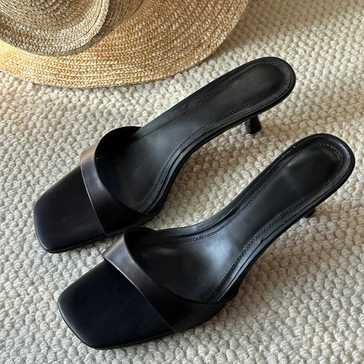High Heel Sandals 2025 French Style High Heel Cool Slippers Square Head Fine Heel Sandals K260311