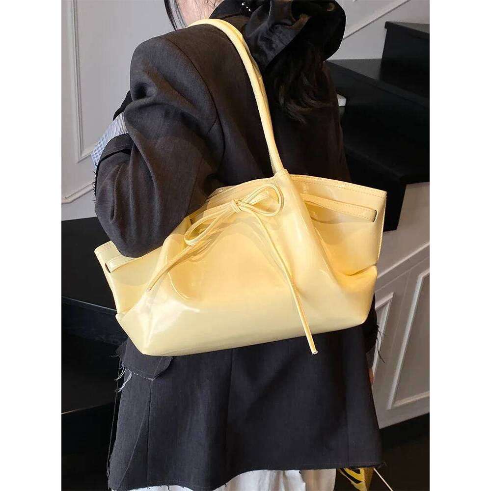 Trend Large Capacity One Shoulder Bags for Women Summer Exquisite Bow Magnetic Buckle Handbag Chic Short Trip Commuting Tote Bag XJ260311