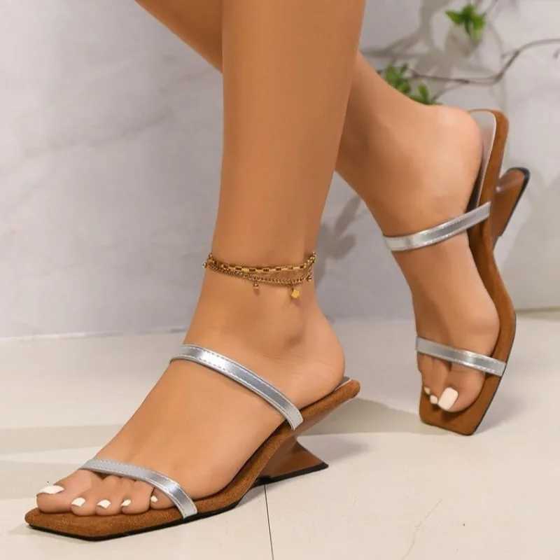 Summer New Womens Shoes Outdoor High Heels Comfortable Beach Fashion Designer Transparent Sandals Female Slides Pumps K260311